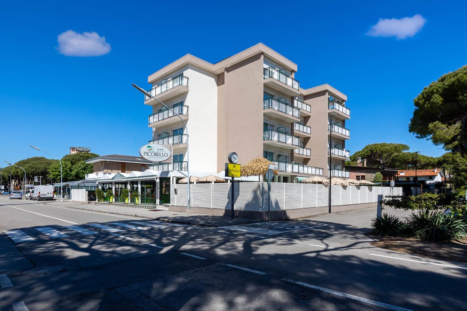 Hotel Picobello Pineta ลิโดดิเยโซโล ภายนอก รูปภาพ